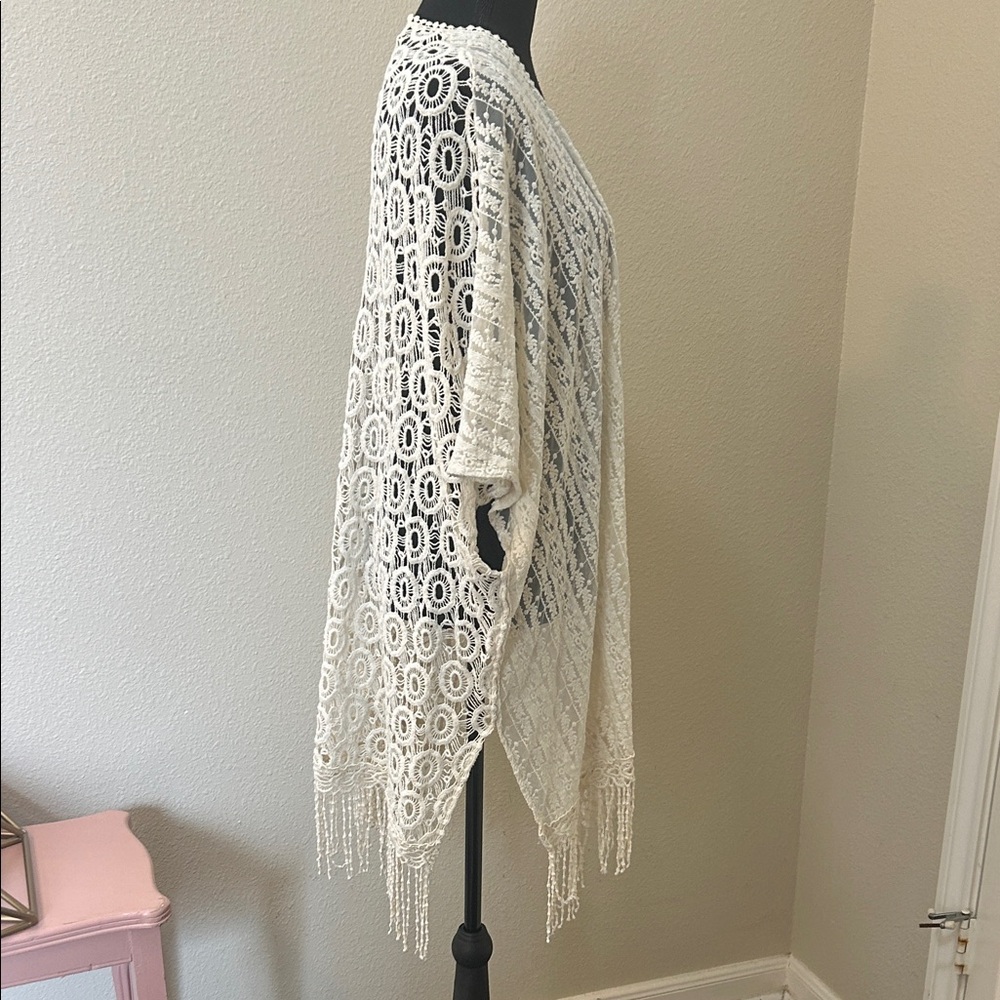 Crochet and lace Cream Lace Kimono Cardigan. Rodeo. - Picture 4 of 6